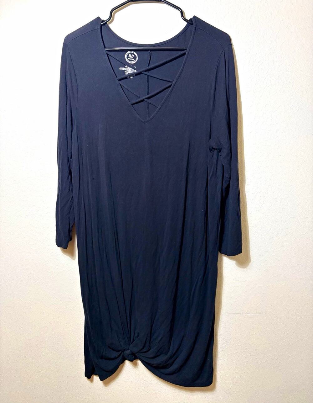 24/7 Maurices Black Solid T-Shirt Dress V-Neck Long Sleeve Witchy XL